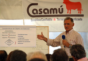 El Dr. Martín Vergara explicando el Índice Pampa